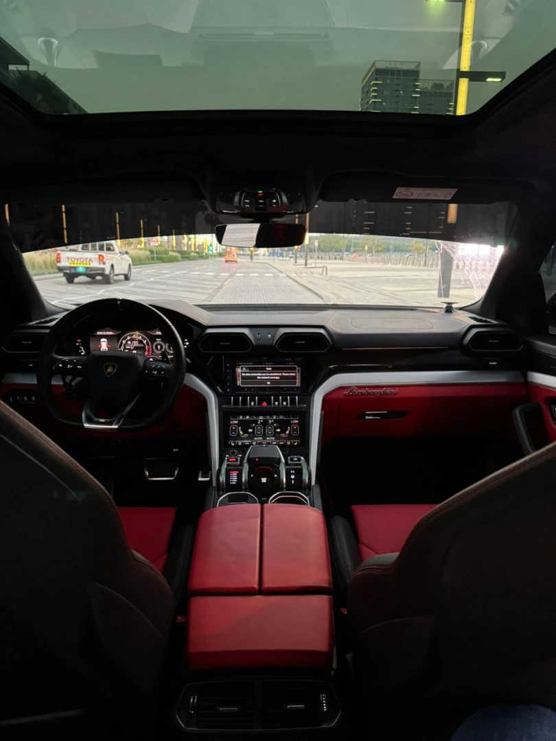 Lamborghini Urus 2022 - Luxury Car thumbnail NaN